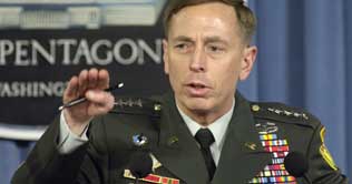 General David Petraeus arrives in Pakistan